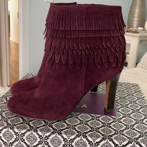 🧡 EUC Isola Bordo Cabernet Suede Booties